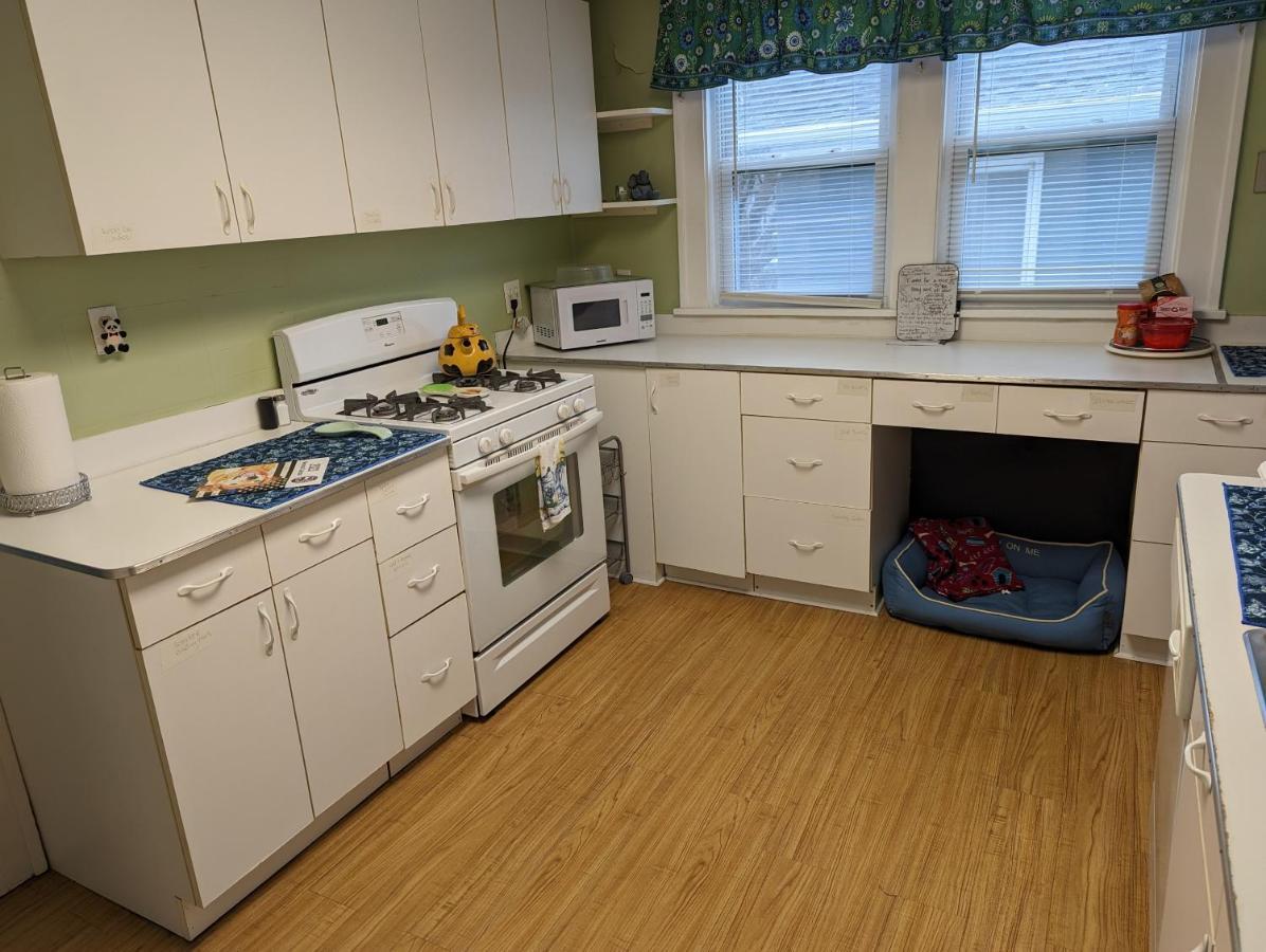 Cozy Corner Apartment Рочестър Екстериор снимка